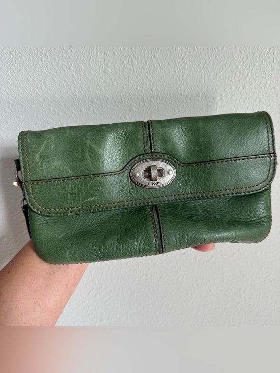 Fossil Handbags - Fossil Green Leather Turn-Lock Wristlet Clutch